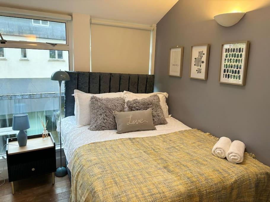 The Urban Retreat 4bdr Sleep 14 Casa vacanze