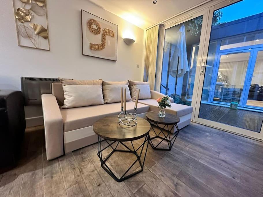 The Urban Retreat 4bdr Sleep 14 Casa vacanze *